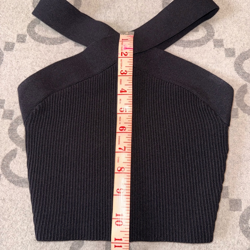 Babaton Sculpt Knit Black Cross-Front Crop Top - Picture 4 of 8